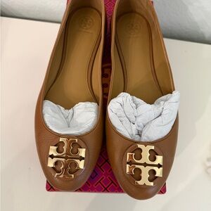 Tory Burch Tan Leather Loafers with Gold Logo